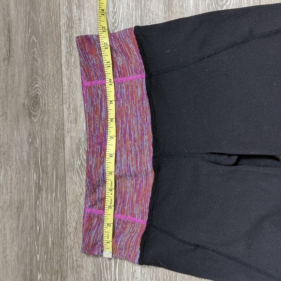 Lululemon Gather and Crow Crop Leggings Black/Wee Are From Space Pink sz 4 - Picture 4 of 12